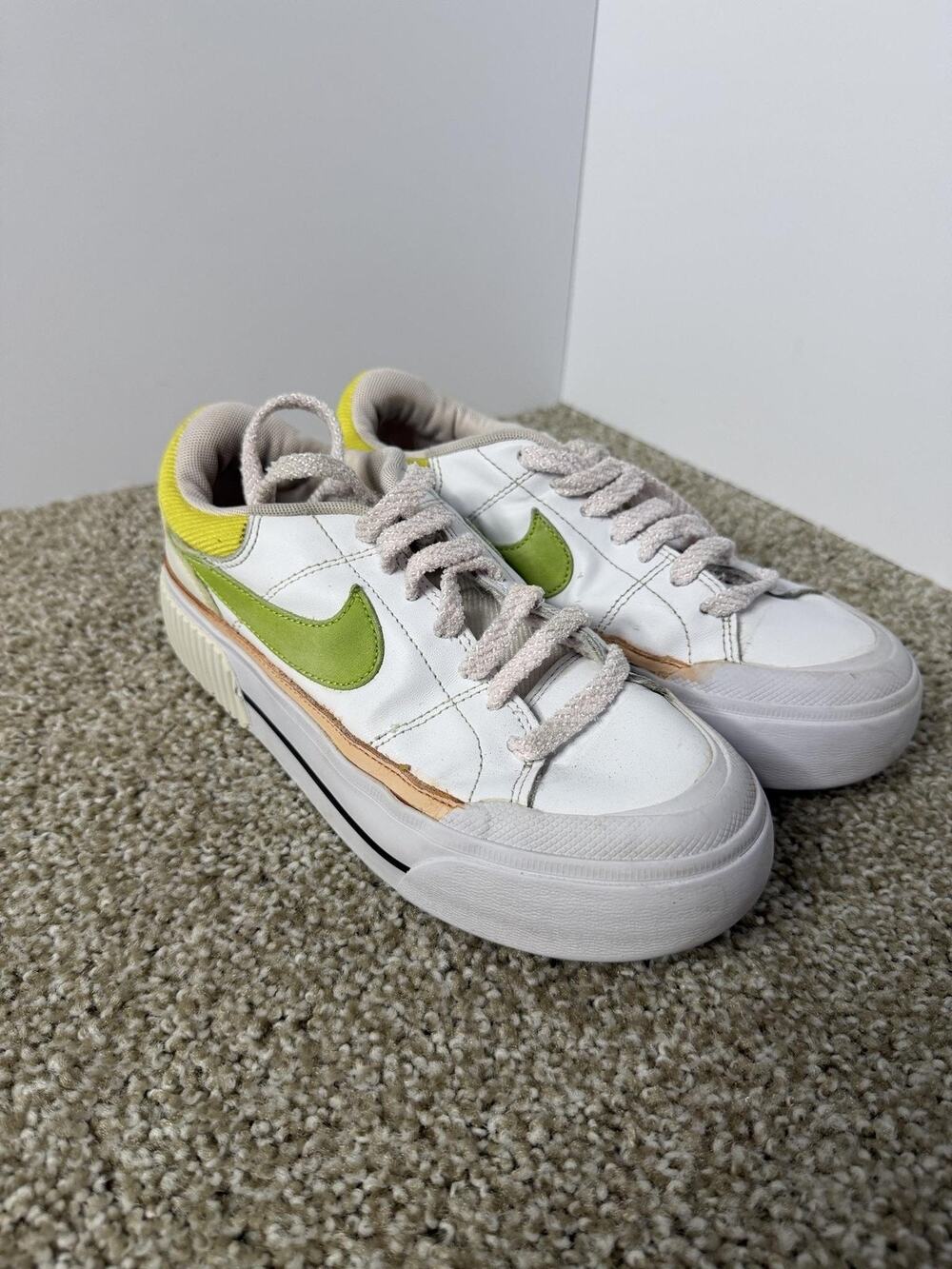 Nike Court Legacy Lift Shoes Womens Size 6.5 White Green Platform FD0872-100